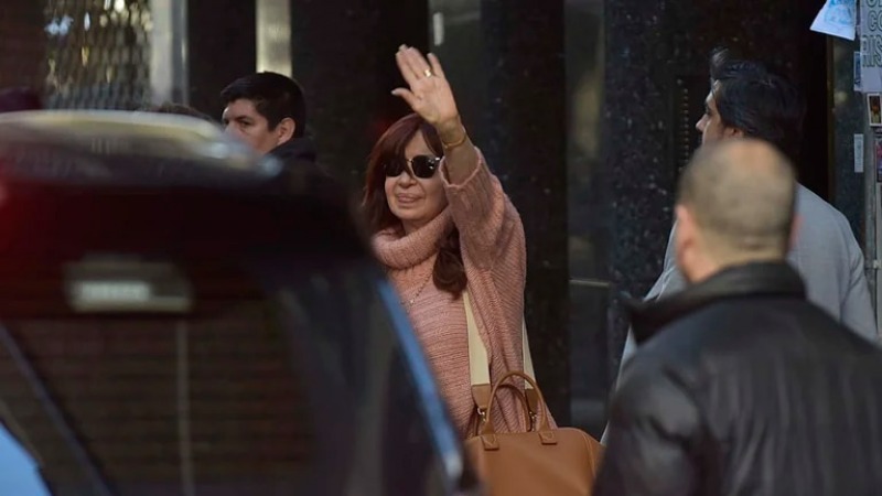 CRISTINA KIRCHNER DIJO QUE NO SE DIO CUENTA QUE LE HABÍAN GATILLADO
